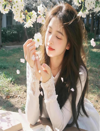 每当我走过老师窗前串词_花房姑娘HD免费高清版视频_时间停止学院在线观看直播在线